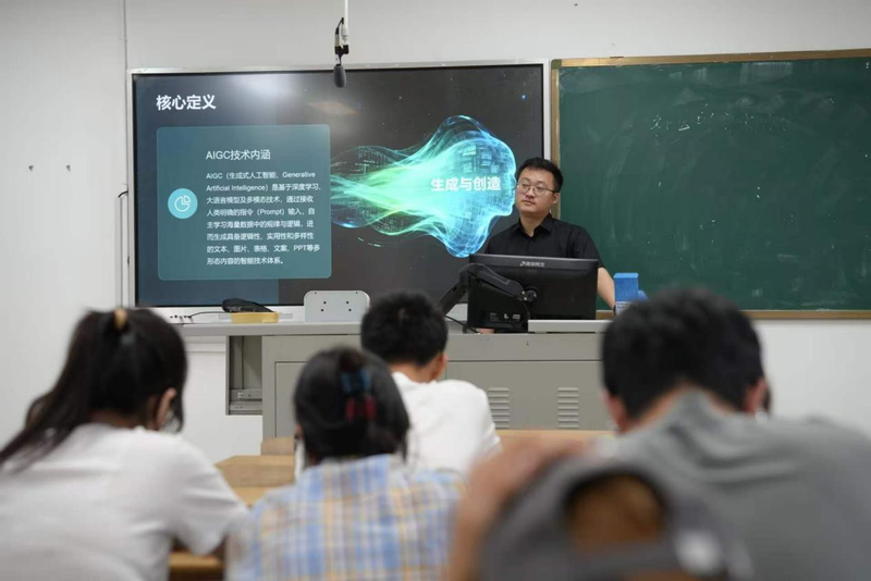 深化校企合作 赋能就业实战——美术与设计学院联合南京千序言文化科技开展非遗文创行业宣讲与数字衍生内容制作